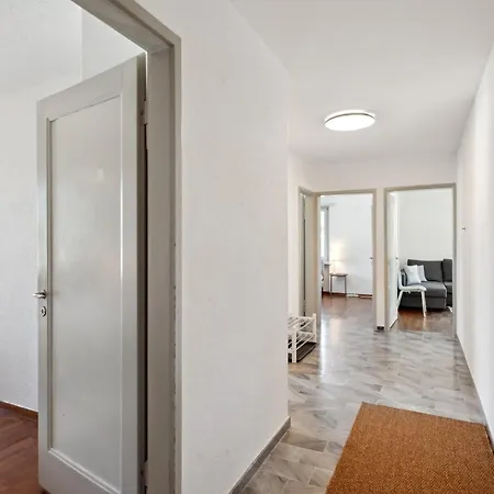 Altwiesenstrasse 144 Апартаменты *
