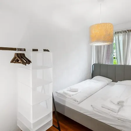 Altwiesenstrasse 144 * زيورخ