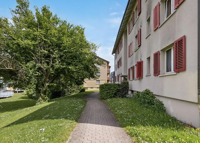 Altwiesenstrasse 144 *