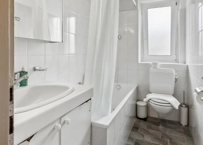 Altwiesenstrasse 144 * زيورخ