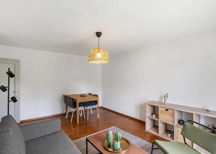 Altwiesenstrasse 144 * زيورخ