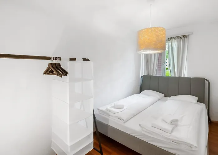 Altwiesenstrasse 144 * زيورخ