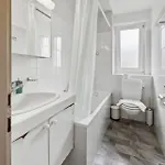 Altwiesenstrasse 144 * Ζυρίχη