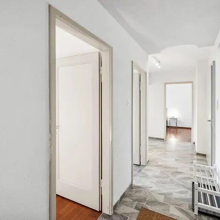 아파트 Altwiesenstrasse 144 *